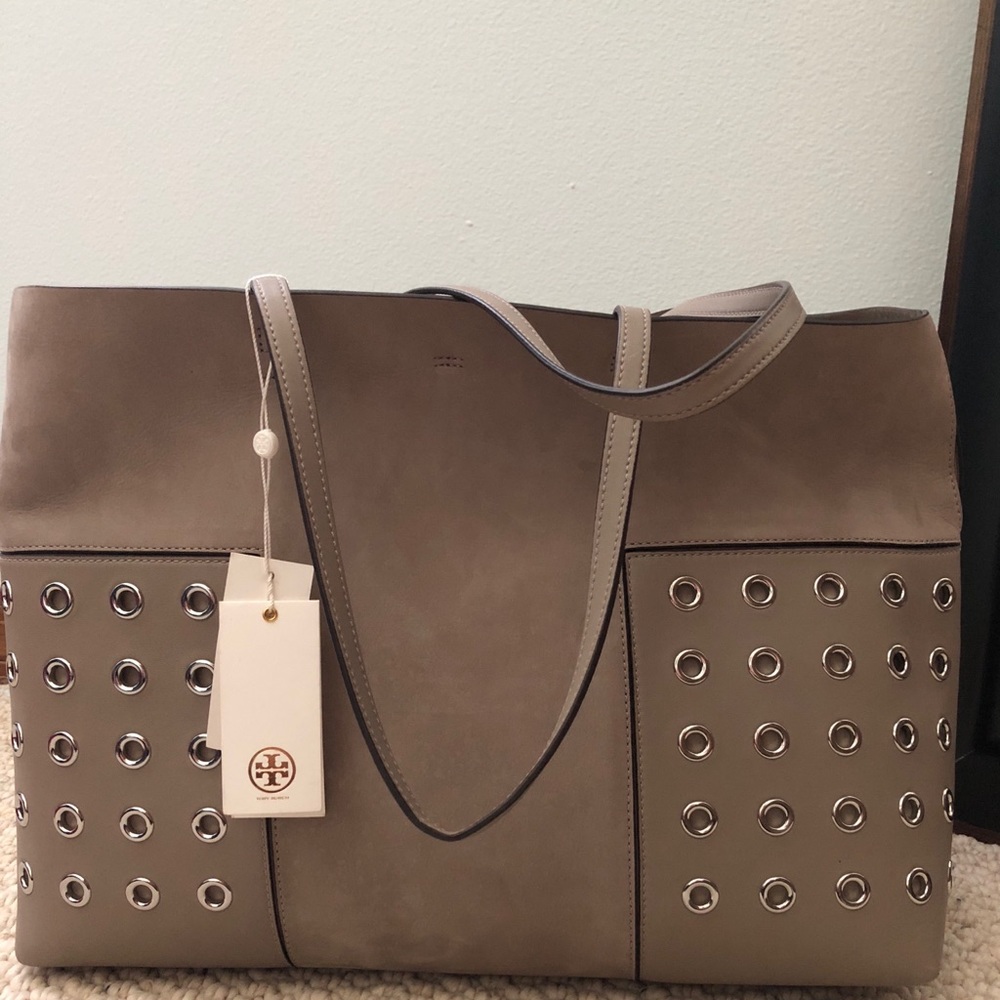 🚨 Tory Burch 🚨 Gray Block-T Grommet Tote